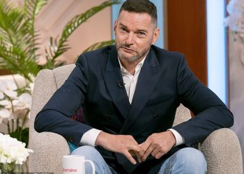 Zvijezda Prvih spojeva Fred Sirieix tvrdi da se tate ne mogu natjecati s mamama koje doje svoje bebe, ali kaže da bi se na taj način povezao sa svojim djetetom da je mogao