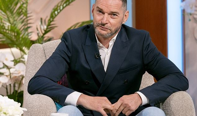 Zvijezda Prvih spojeva Fred Sirieix tvrdi da se tate ne mogu natjecati s mamama koje doje svoje bebe, ali kaže da bi se na taj način povezao sa svojim djetetom da je mogao