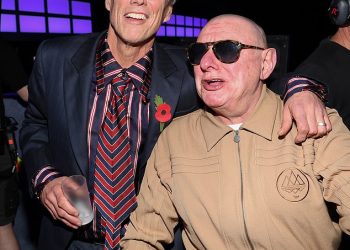 Zvijezda veselog ponedjeljka Bez, 60, ljuljao se ‘do 4 ujutro’ na večeri sa zvijezdama nakon MTV EMA dodjele i ‘pokazao mladima poput Maye Jame, 30, i Leomie Anderson, 31, kako se zabavljati’