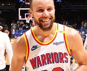 Zvijezde Warriorsa brutalno trolaju Klaya Thompsona u urnebesnom videu uoči ponovnog okupljanja: ‘Moram se šutnuti’