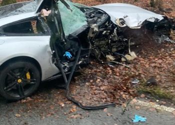 JEDVA GA IZVUKLI Zvijezda West Hama sat vremena bila zarobljena u smrskanom autu | NACIONAL.HR