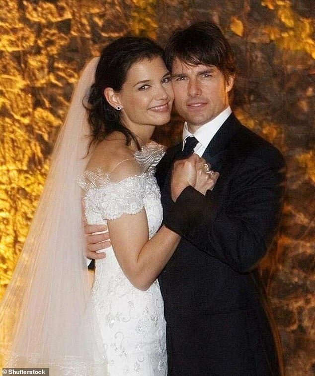 Ovo se dogodilo nakon što je 18. studenoga prošla njezina 18. godišnjica braka s bivšim suprugom Cruiseom