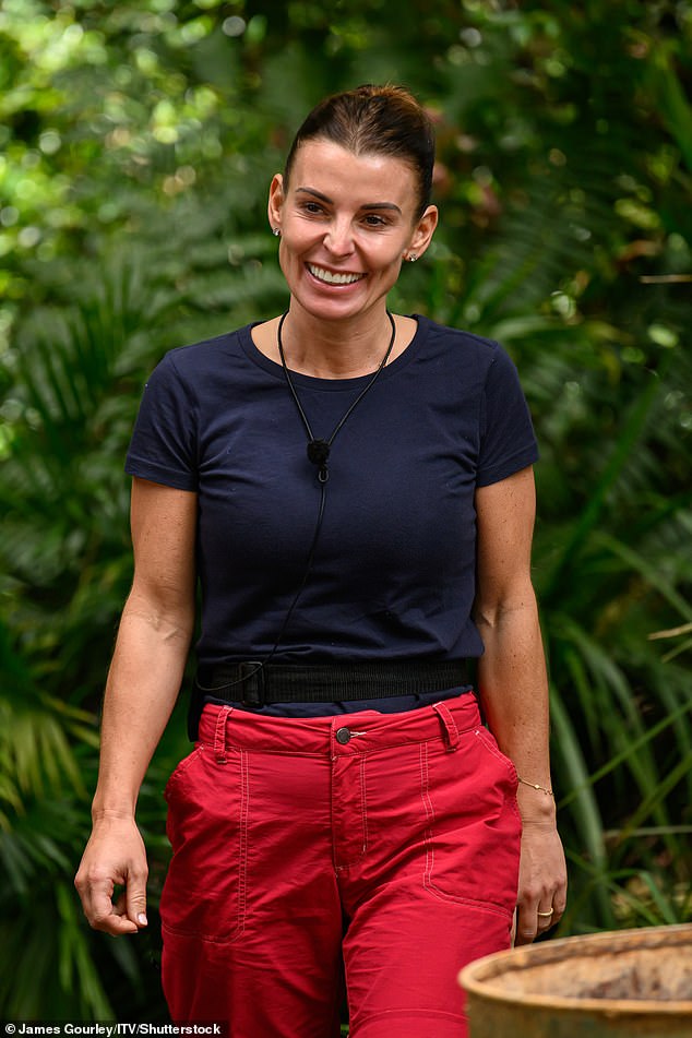G. Clarke je rekao da njegova bivša supruga očajnički želi ostati u središtu pozornosti i da je ¿100 posto¿ ljubomorna na svoju WAG suparnicu Coleen Rooney (na slici)