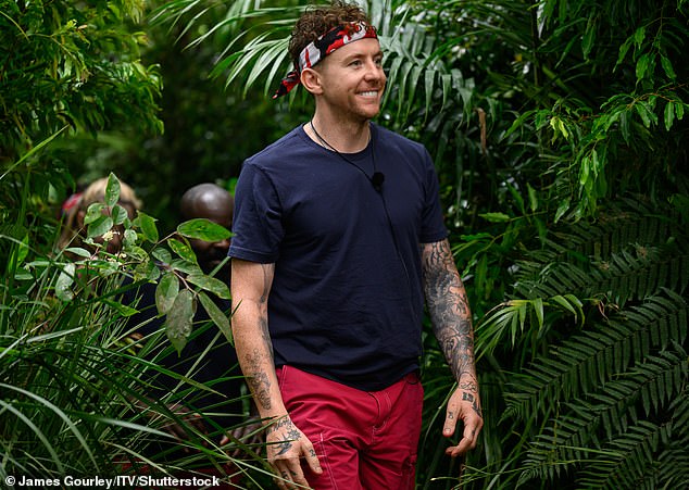 Također je rekla za MailOnline: 'Danny je nevjerojatan, odlično mu ide. Svidjela mi se zmija u njegovim hlačama i stvarno je neobično od njega što ne pere hlače tri dana, inače je vrlo higijeničan'