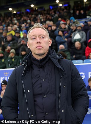 On mijenja Stevea Coopera u King Poweru nakon što je Englez ovaj tjedan dobio otkaz