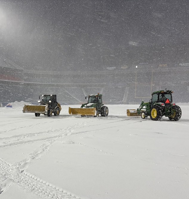 Gusti snijeg i dalje pada na stadionu Highmark 24 sata prije utakmice Bills protiv 49ersa