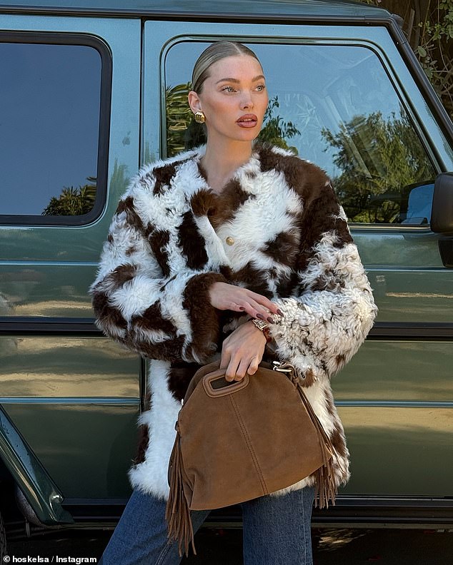 Elsin prijatelj je rekao: 'PLT ide na viši nivo, fokusirajući se na kvalitetu i podižući igru ​​u svijetu stila. Njezino snimanje prekinut će se u sljedećih nekoliko tjedana na vrijeme za Božić, uz starinske vibracije i umjetno krzno'