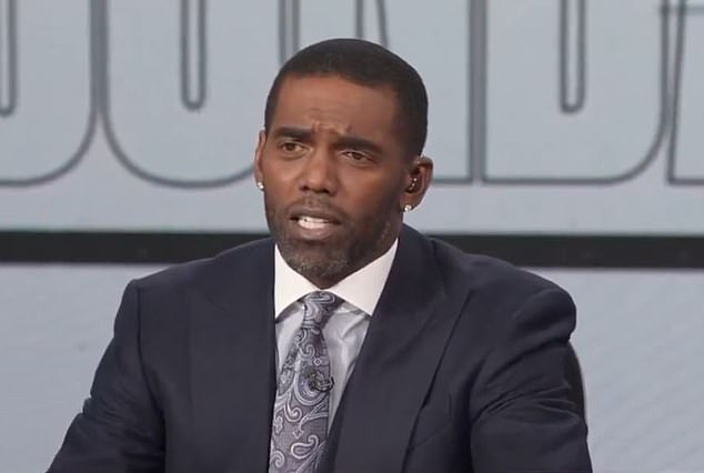 Bivši NFL igrač Moss objavio je to na početku emisije u nedjelju