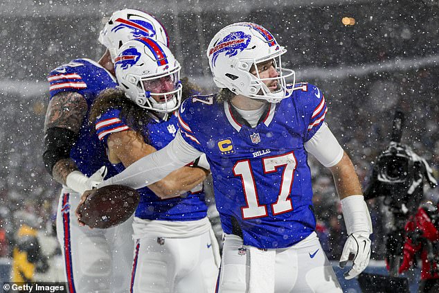 Allen je postao 12. igrač u povijesti NFL-a koji je trčao, dodavao i hvatao TD u istoj igri
