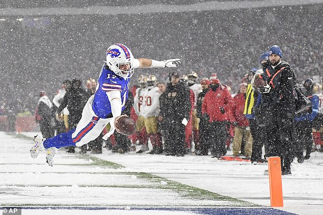 Kvoterbek Billsa Josh Allen ulazi u završnicu nakon što je uhvatio vlastito dodavanje za touchdown
