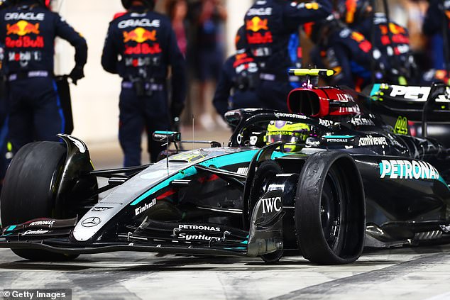 Sedmerostruki svjetski prvak dobio je bušilicu i kaznu te je tražio prijevremeno umirovljenje automobila