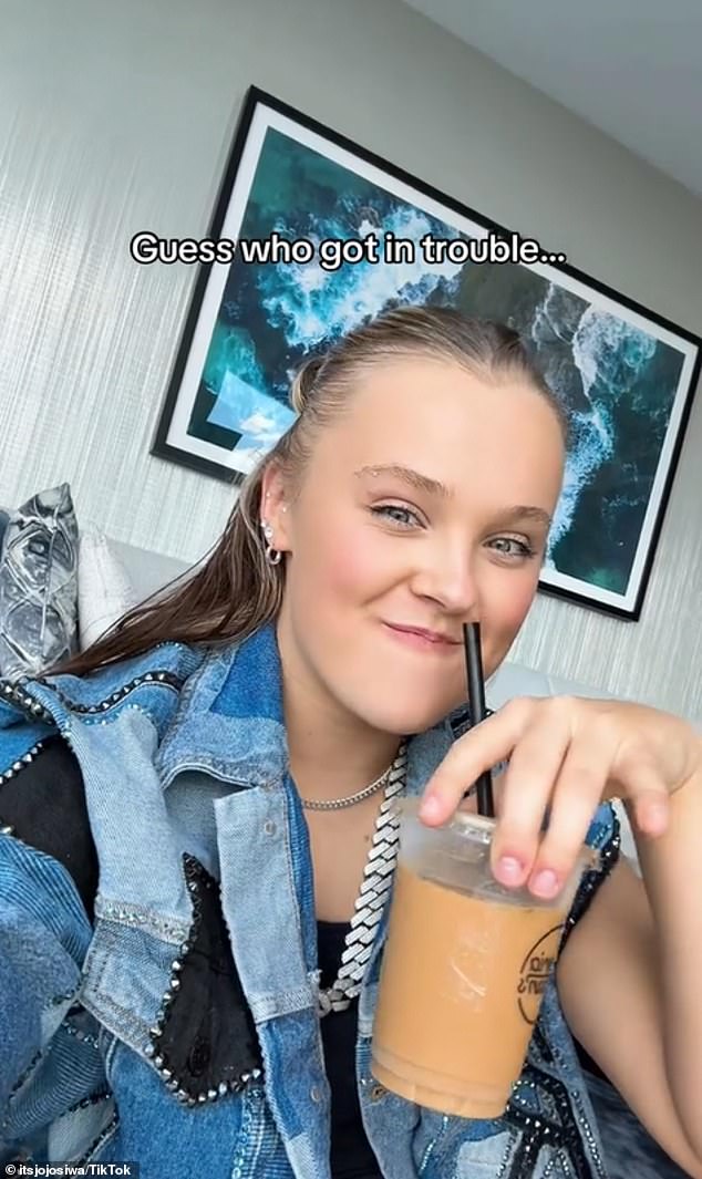 JoJo Siwa (na slici) se pohvalio kako je 'upao u nevolje' dok je bio u Australiji