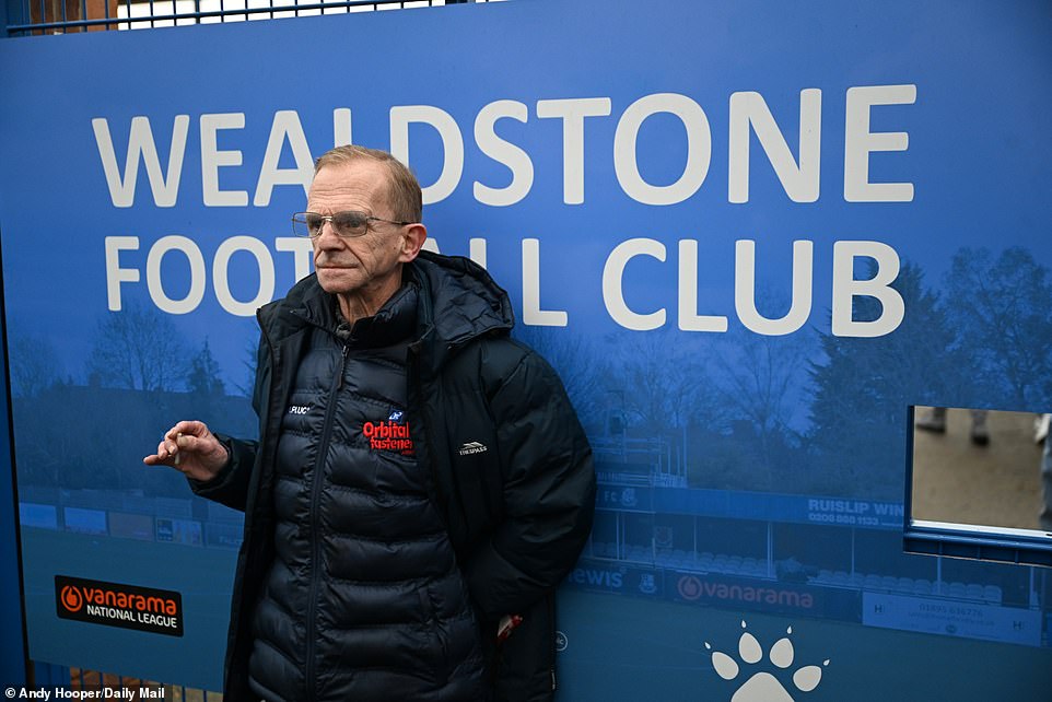 Gordon Parmar Hill - AKA The Wealdstone Raider - graditelj je koji je internetsku slavu stekao kao meme