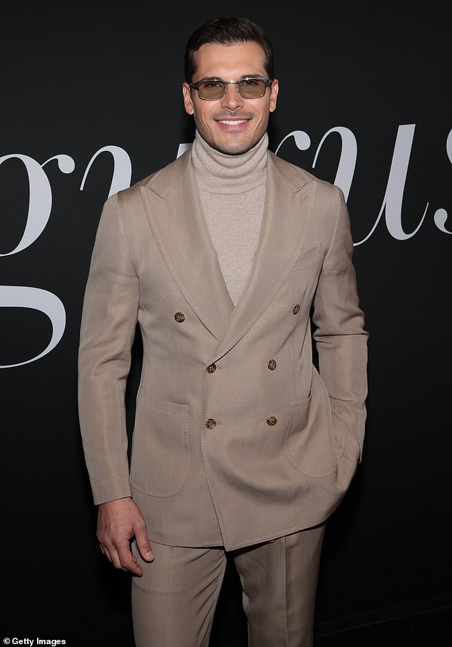 Prošli tjedan, Brooks je napravio TikTok Live prije finalne epizode 33. sezone DWTS-a. Gleb slikan 10. studenog