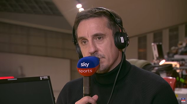Gary Neville sugerirao je da se nešto događa s De Bruyneom iza scene