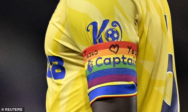 Engleski reprezentativac napisao je 'Isus te voli' preko trake protiv Ipswich Towna