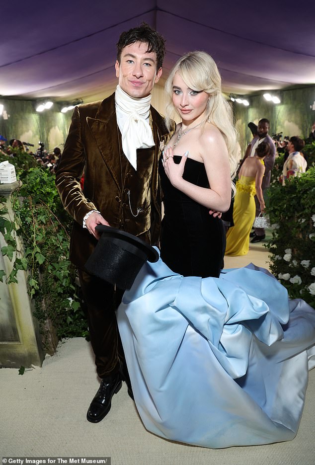 Barry Keoghan pogođen je neutemeljenim tvrdnjama da je varao Sabrinu Carpenter, nakon što je objavljeno da se par razišao nakon godinu dana veze