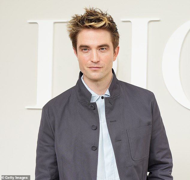 Robert Pattinson (38) rekao je da je bio u 'stanju nesvjestice' nakon što su ga opetovano pitali o njegovoj slavnoj ličnosti 2011., što ga je navelo da izmisli priču u Today Showu o tome kako je vidio kako klaun umire kad je bio dijete. Slikano u lipnju u Parizu
