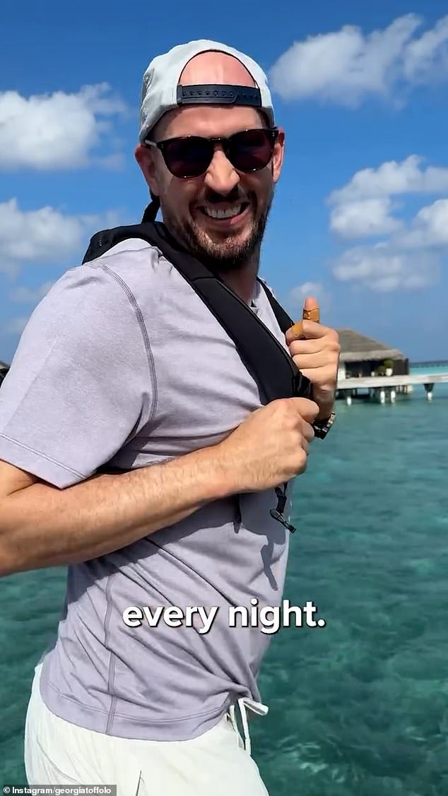 Bivša zvijezda Made In Chelsea (30) i milijunaš, osnivač Brewdoga (42) uživaju u raskošnom odmoru na Maldivima i nisu mogli odoljeti prilici da se našale na svoju romansu