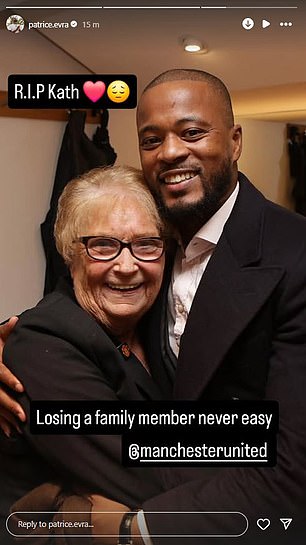 U međuvremenu, Evra je opisao Phippsovu smrt kao 'gubitak člana obitelji'