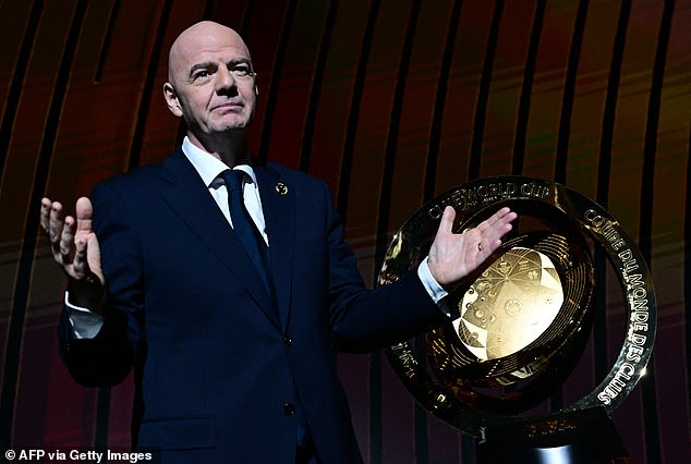 Predsjednik FIFA-e Gianni Infantino nadgledao je proširenje turnira na 32 momčadi