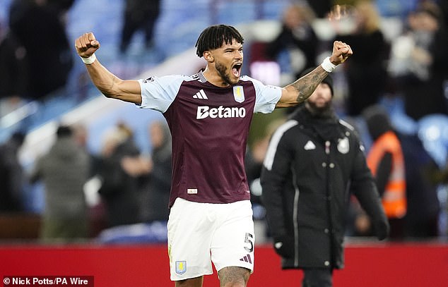 Tyrone Mings započeo je svoju prvu ligašku utakmicu u 15 mjeseci u pobjedi Aston Ville nad Brentfordom