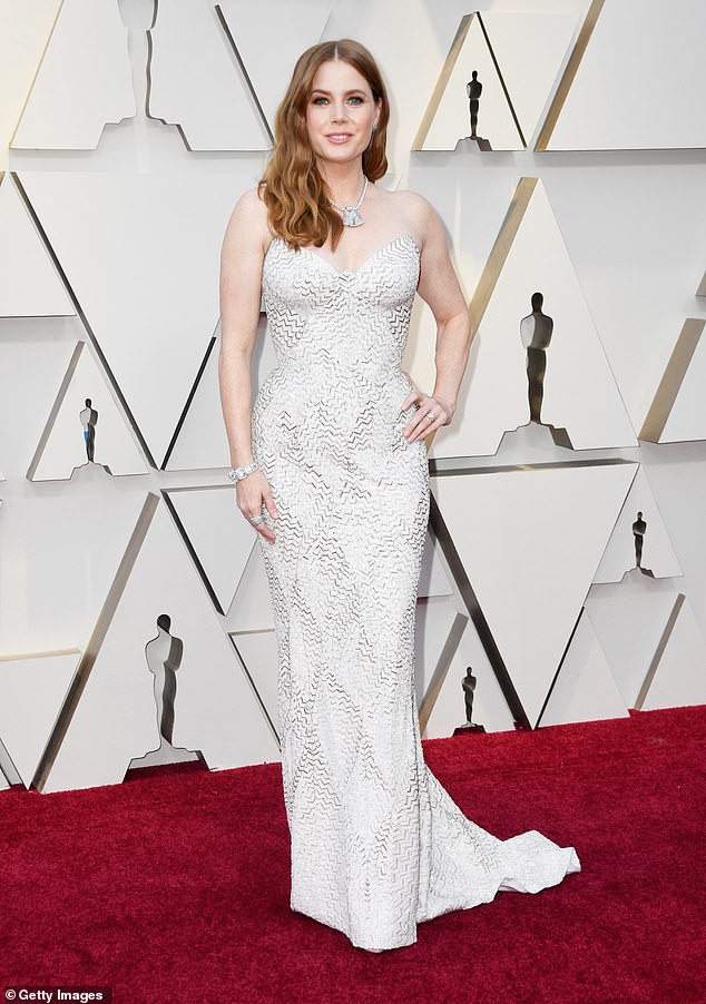 Internet je brujao od uzbuđenja zbog te ideje, osobito nakon što je obožavatelj Hunter Harris tweetao: 'Amy Adams će osvojiti Oscara za biografski film Treea Painea', naglašavajući nevjerojatnu fizičku sličnost između Adamsa i Painea, ne samo njihovu prepoznatljivu crvenu kosu