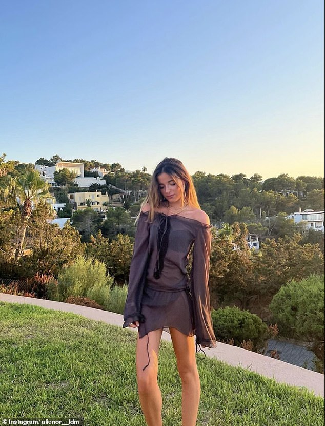 Međutim, Aliénor je u izjavi za People podijelila da je Apple 'stvarno najslađa djevojka ikada'. 'Ona stvarno ne zaslužuje ni gram onoga što dobiva', dodala je mlada grofica