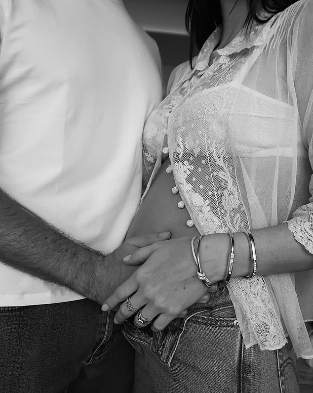 Par se u petak ujutro oglasio na Instagramu kako bi potvrdio vijest svojim pratiteljima