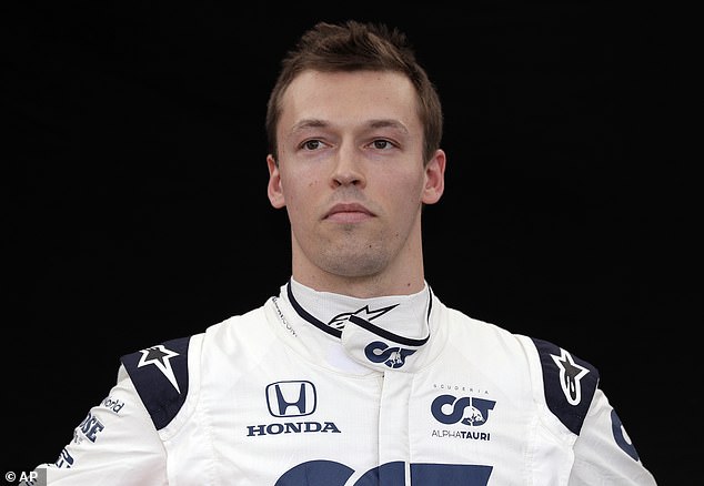 Piquet je prije bila u vezi s ruskim vozačem Formule 1 Daniilom Kvjatom, s kojim ima kćer