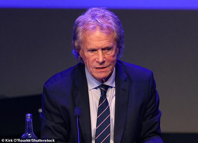Bivši predsjednik Rangersa Alastair Johnston zatražio je više televizijskog novca na AGM-u