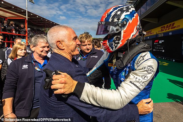 Njegov veliki motociklistički otac Mick Doohan bio je ponosna podrška tijekom cijelog njegovog putovanja