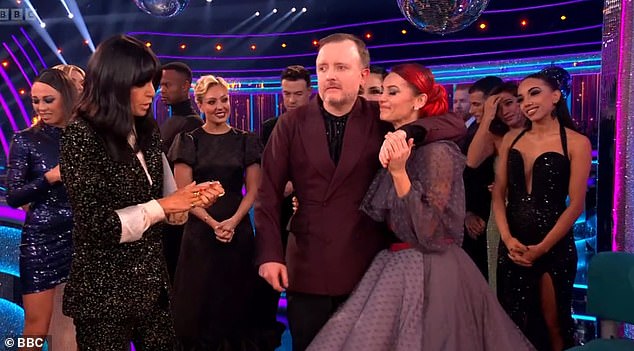 Tess, 55, bila je svladana emocijama nakon što je profesionalna plesačica Dianne Buswell održala iskren govor o svom slavnom partneru Chrisu McCauslandu