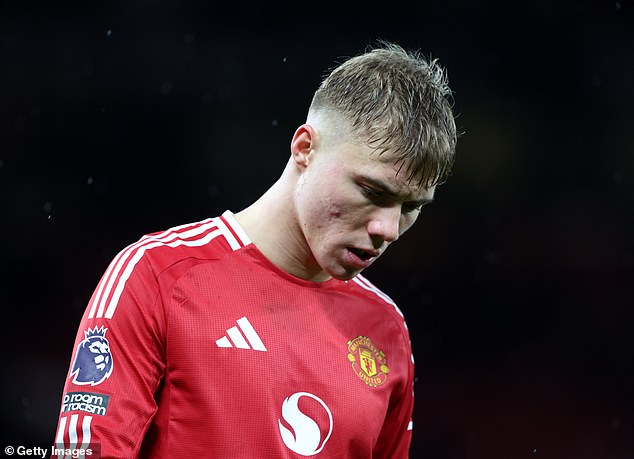 Rasmus Hojlund je rekao da se zvijezde Man Uniteda bore da se prilagode taktici Rubena Amorima