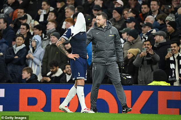 Romero nije mogao sakriti svoje razočaranje nakon što je rano otišao u 4-3 porazu od Chelseaja