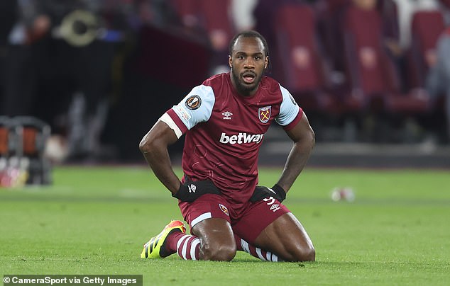 West Ham navodno razmišlja o produljenju ugovora s Michailom Antoniom od £90.000 tjedno