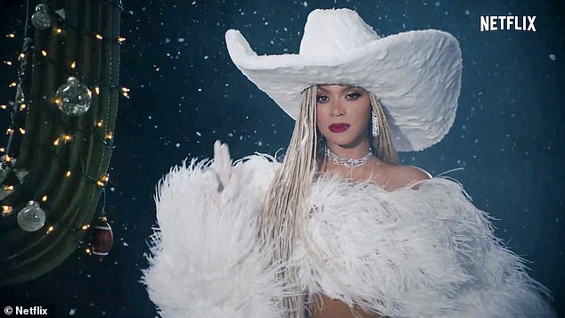 Zvijezda je napravila simbol pištolja dok je nosila bijele rukavice