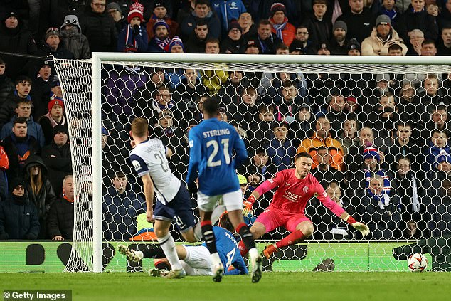 Pogodak zamjene Dejana Kuluševskog donio je Spursima bod u Europskoj ligi koji su jedva zaslužili