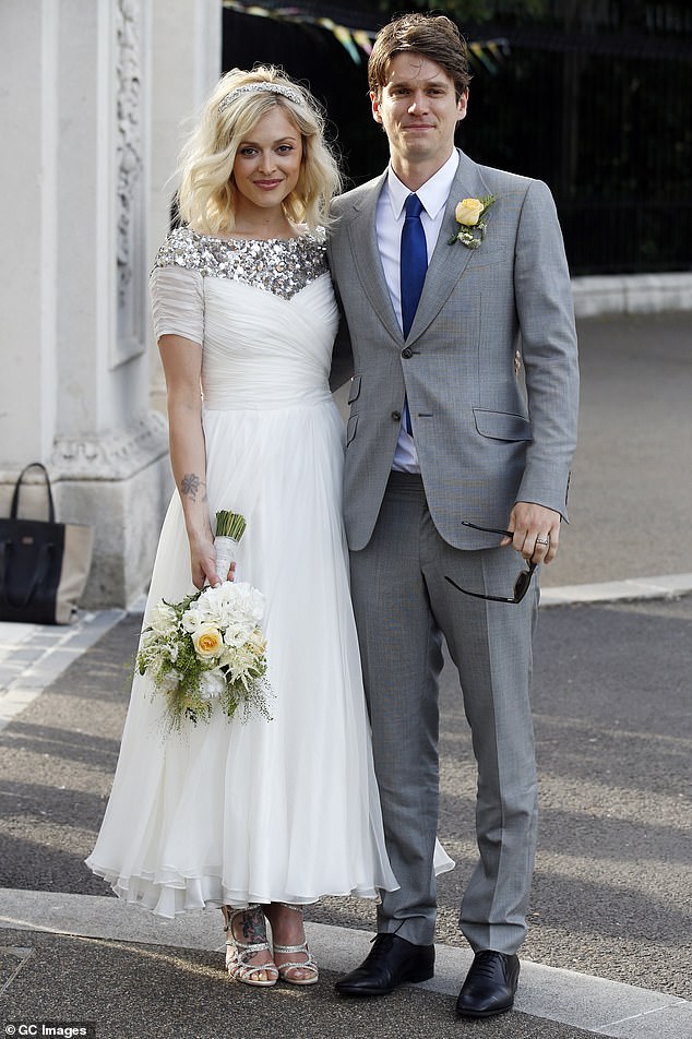 Fearne se s 48-godišnjim glazbenikom vjenčala 2014. na intimnoj londonskoj ceremoniji (na slici)