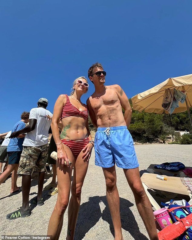 Fearne se preko ljeta oglasio na Instagramu kako bi podijelio dragu fotografiju s plaže s Jessejem