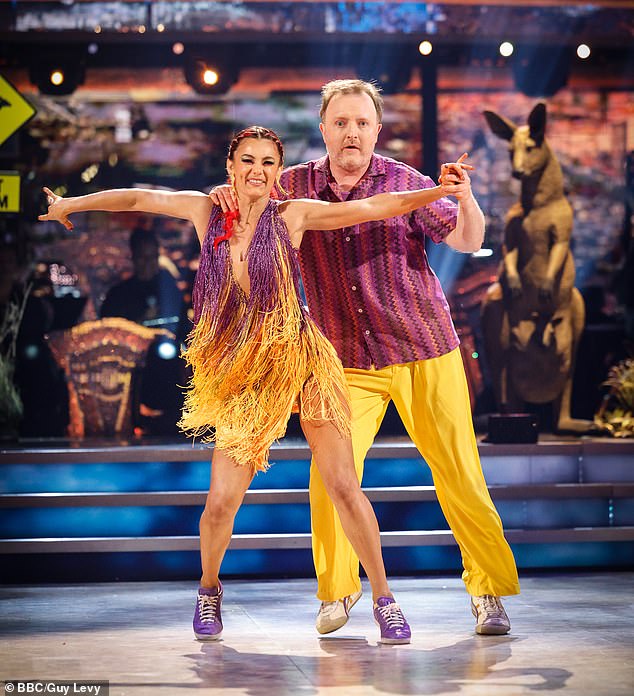 Chris McCausland i Dianne Buswell nastupaju na Strictly Come Dancing u studenom