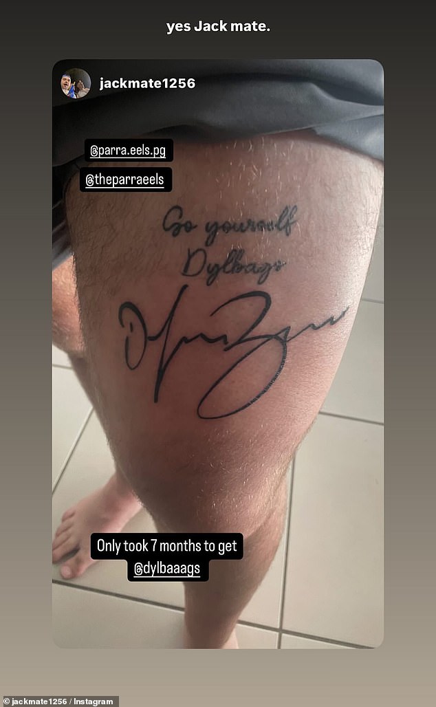 Zvijezda Eelsa Brown bila je impresionirana time što je Gillogly sve više i više, podijelivši fotografiju tetovaže u Instagram priči (na slici)