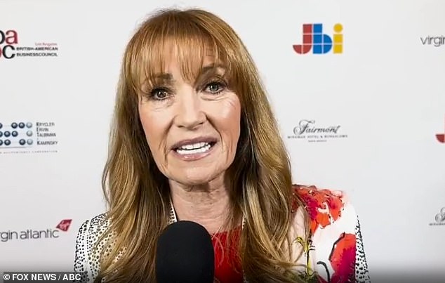 Britanska glumica Jane Seymour rekla je da je izašla iz svog doma u Malibuu 'baš na vrijeme' samo s odjećom na leđima dok je kalifornijski šumski požar došao 'točno do moje kuće'
