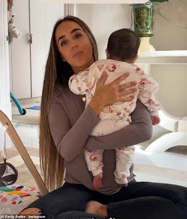 Emily se složila: 'To je kategorično ne od mene! Sve ih jako volim, ali već osjećam da nemam dovoljno vremena za svakog pojedinačno. Sad se rješavam dječjih stvari. Tako znam da sam gotov'