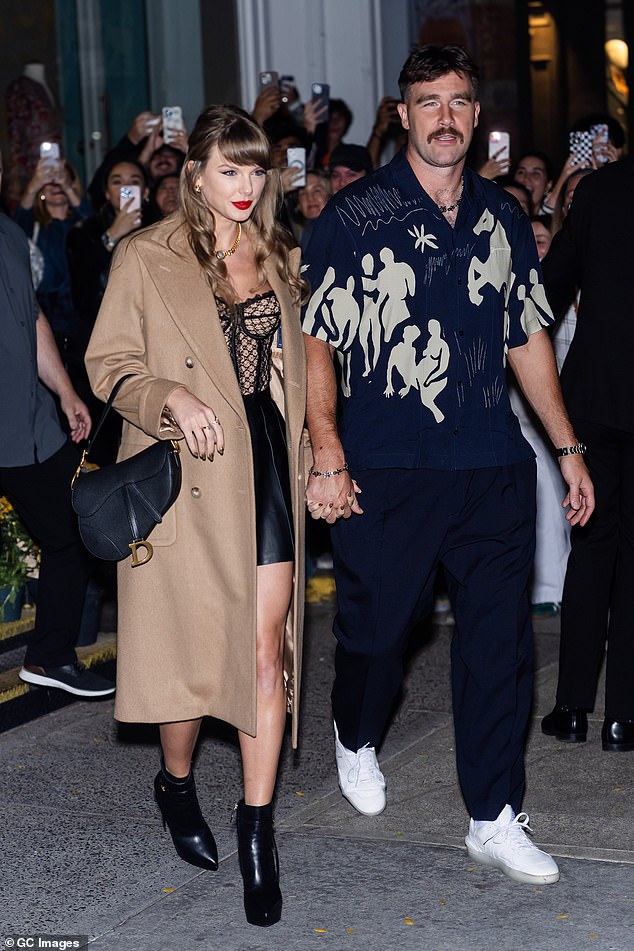 Travis Kelce dao je sve od sebe kako bi Taylor Swift imao nezaboravan 35. rođendan u petak navečer; viđen 11.10.2024