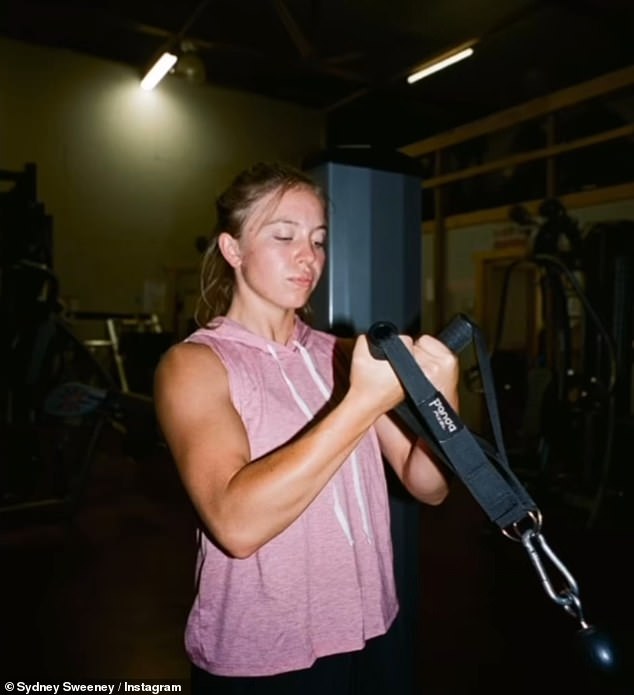 Spremila se za nadolazeći biografski film o profesionalnoj boksači Christy Martin, koja je bila pionirska sila za žene u sportu