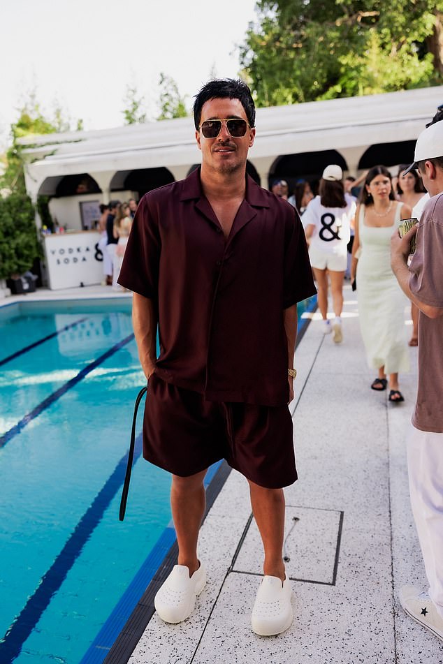 Gosti su se izležavali u vrtu okupanom suncem na plišanim bijelim vrećama za sjedenje, okruženi bujnim zelenilom i cvjetnim aranžmanima savršenim za sliku. Na slici: Marcus Kellett