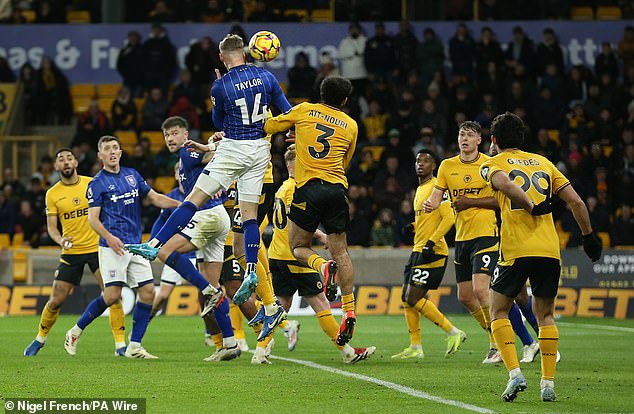 Ipswich je dobio utakmicu 2-1 zahvaljujući pobjedničkom golu u 94. minuti koji je postigao broj 14 Jack Taylor