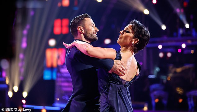 Nakon iznenadnog izlaska iz programa nakon Amandinih optužbi, Giovanni se pojavio u talijanskoj verziji Strictlyja