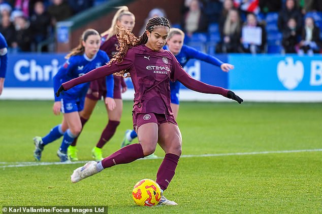 Fowler se vratio u Man City u letećoj formi, postigavši dva zgoditka u zadnja tri nastupa u svim natjecanjima